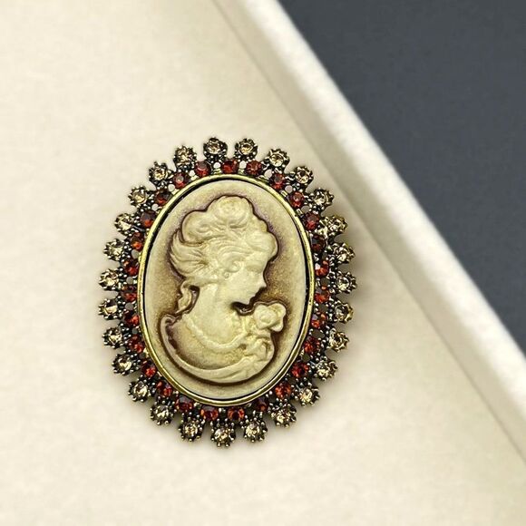 Yellow Gold and Brown with Champagne Crystal Victorian Cameo Pin Back Brooch - Picture 4 of 7